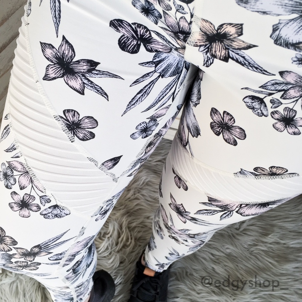 Hibiscus Ribbed Mesh Moto Legging - Picture 6 of 8